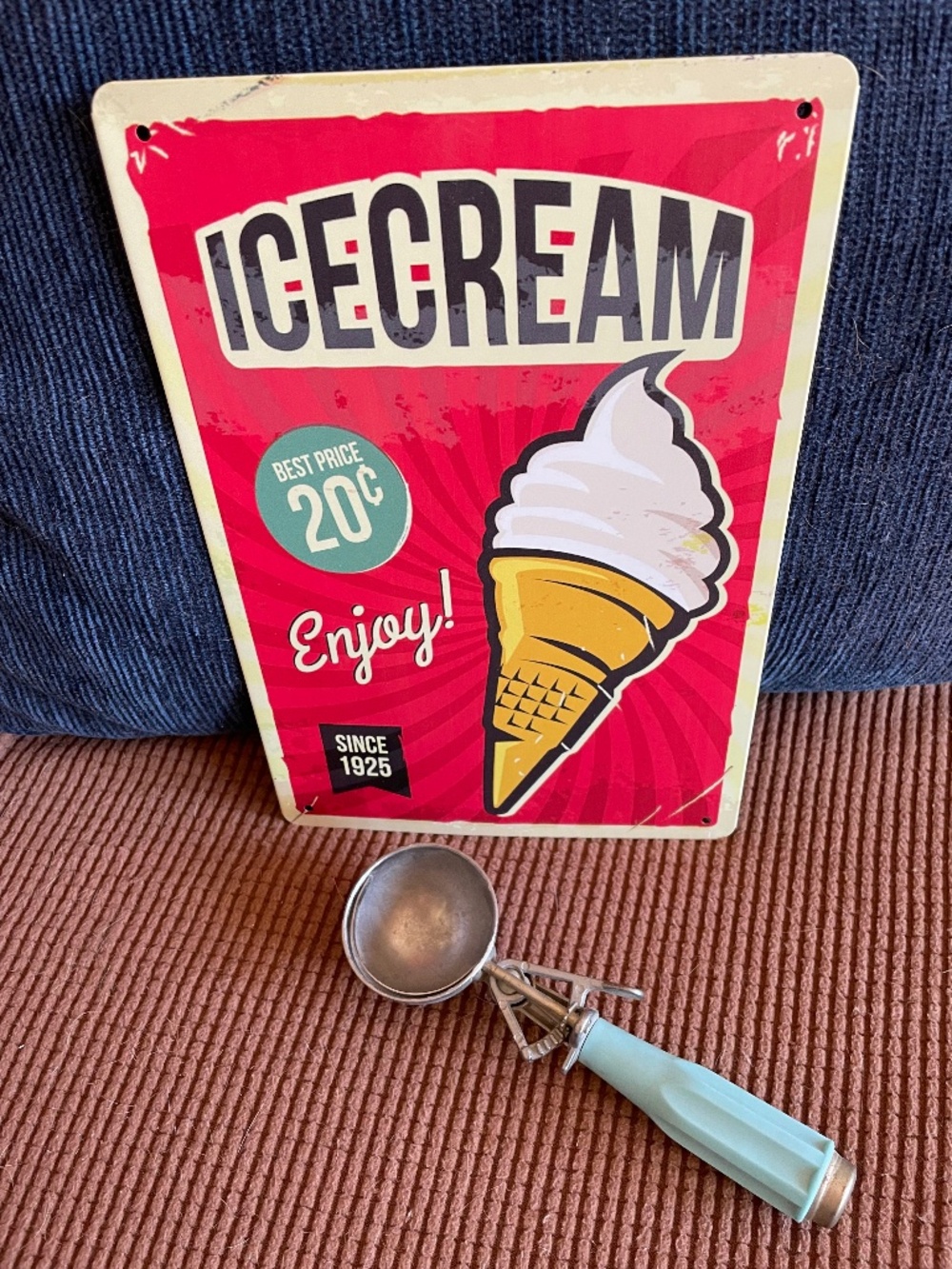 Retro 50's Look "Ince Cream" Tin Wall Decor